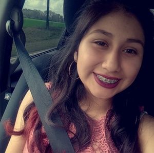 Meet your Posher, Estefan?a